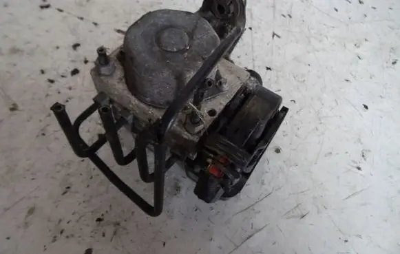 Skoda Praktik (5J8) ABS Pump 6R0907379AR