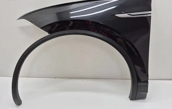 Volkswagen Touareg III Fender