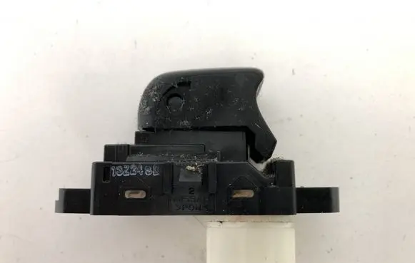 Nissan Qashqai Electric window control switch 829614EA0AX