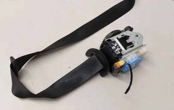 Mercedes-Benz CLA C117 X117 W117 Front seatbelt