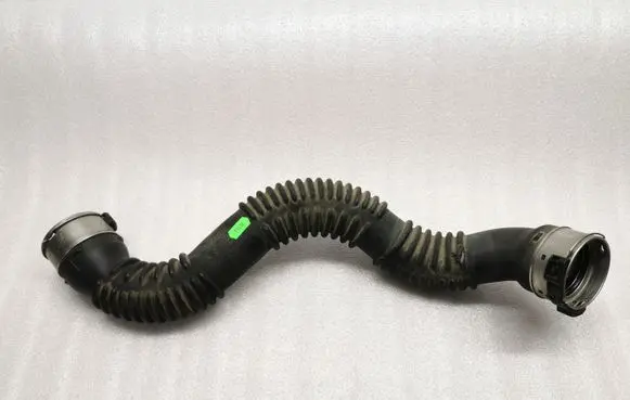 Mercedes-Benz B W246 W242 Intercooler hose/pipe A2465200001