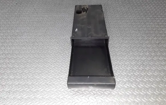Audi A3 S3 A3 Sportback 8P Dashboard storage box/compartment 8P0941561