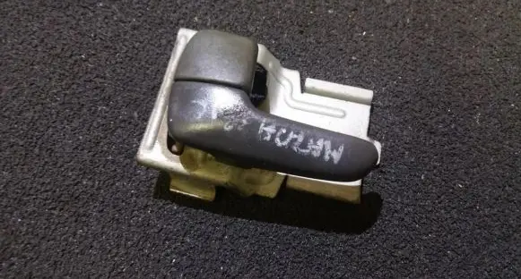 Mazda 626 Rear door interior handle mdh20i