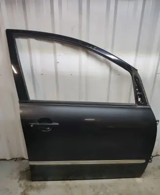 Toyota Avensis Verso Front door