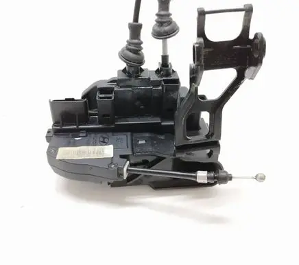 Hyundai Santa Fe Front door lock 813102B020