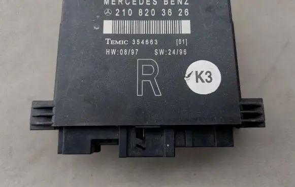 Mercedes-Benz E W210 Door control unit/module 2108203626 354663
