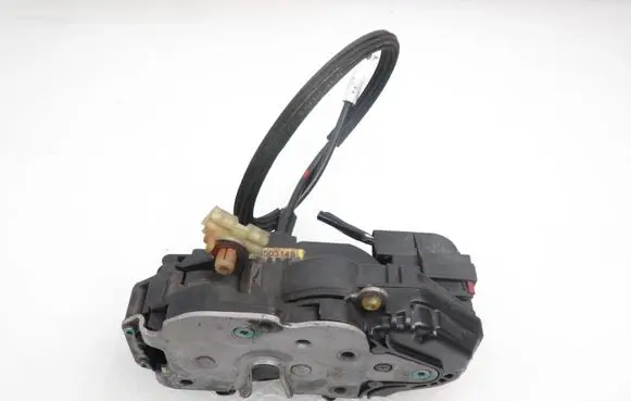 Opel Insignia A Front door lock 13503149HK