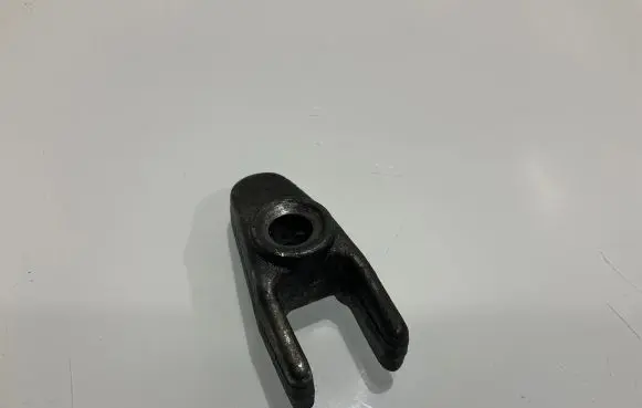 Mercedes-Benz E W211 Fuel Injector clamp holder
