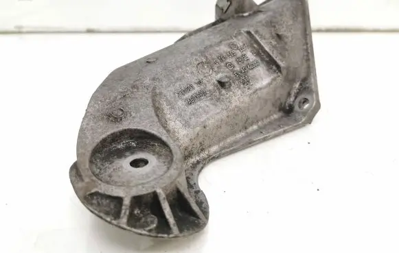 BMW X5 E53 Engine mounting bracket 671565 241681