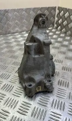 Mercedes-Benz E W212 Engine mounting bracket A6512233504