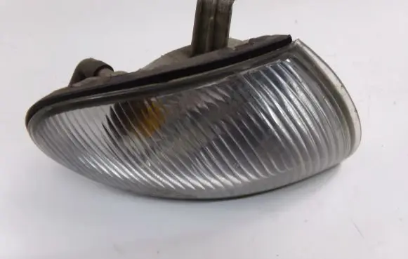 Hyundai Accent Front indicator light