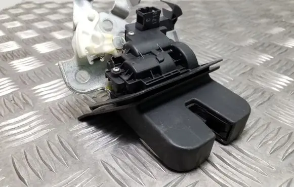 Audi A4 S4 B8 8K Tailgate/trunk/boot lock/catch/latch 8K9827505A 8K9827520