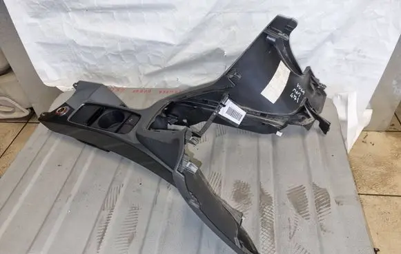 Ford Kuga I Center console VP7M5X18G380