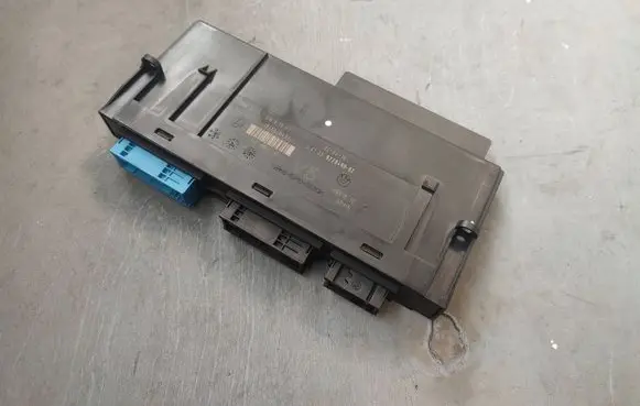 BMW 7 F01 F02 F03 F04 Central body control module 9228490 61359228490