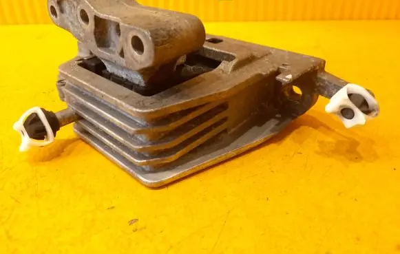 BMW 2 F45 Engine mounting bracket 140520 0016975