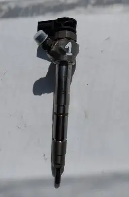 Skoda Octavia Mk4 Fuel injector 05L130277E