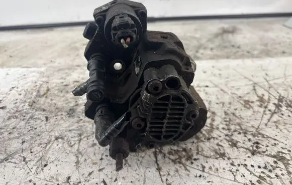 Opel Vivaro Fuel injection high pressure pump 8200456693 409376 0445010075