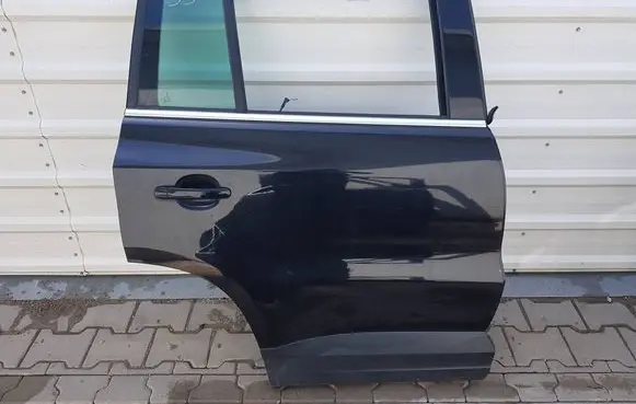 Volkswagen Tiguan Rear door 