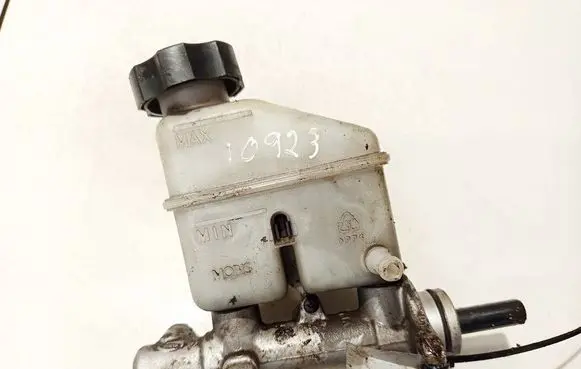 Hyundai i30 Master brake cylinder