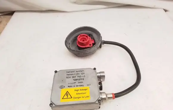 BMW 5 E39 Headlight ballast module Xenon 5DV00776043 30859759
