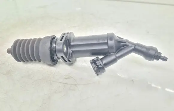 BMW 1 F20 F21 Clutch master cylinder 21526852738 13670610