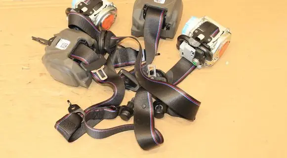 BMW 2 G42 Set of seat belts P1000799