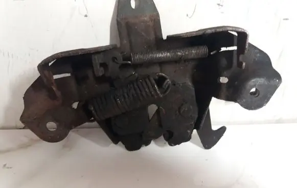 Mitsubishi Pajero Sport I Engine bonnet/hood lock/catch