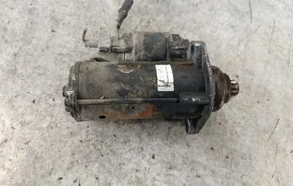 Volkswagen Golf IV Starter motor 