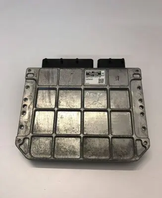 Toyota Avensis T270 Engine control unit/module 8966105C00 MB2754002410