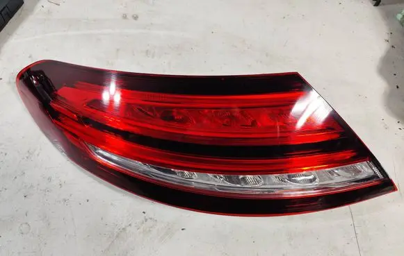 Mercedes-Benz C W205 Rear/tail lights A2059063105 00039793 2SD011786