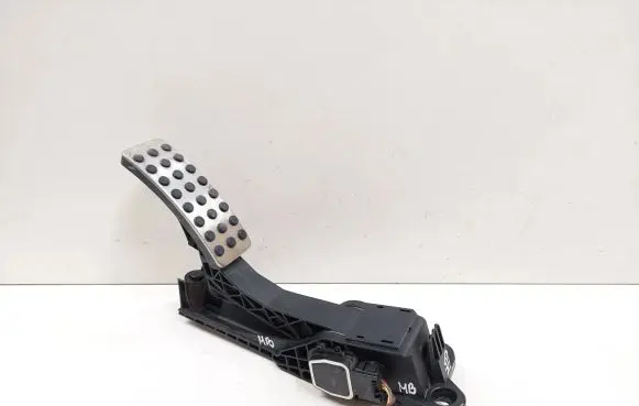 Mercedes-Benz R W251 Accelerator throttle pedal A1643000104 ZGS005