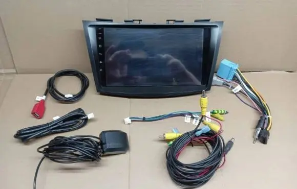 Suzuki Swift II Radio/GPS head unit trim 