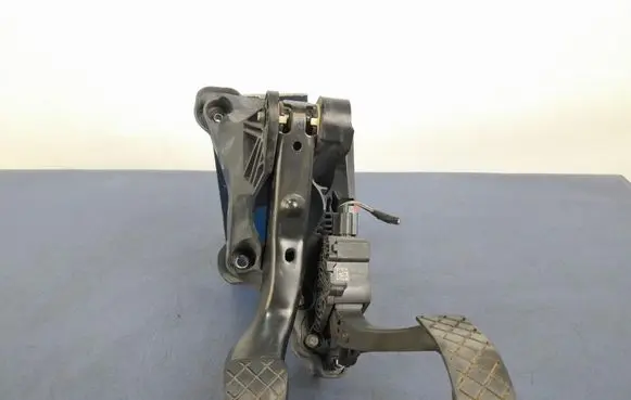 Seat Ibiza V (KJ) Accelerator throttle pedal 2Q1721058F