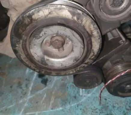 Opel Zafira B Crankshaft pulley