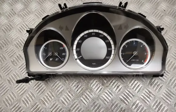 Mercedes-Benz C W204 Speedometer (instrument cluster) A2049004402 A2C53372293