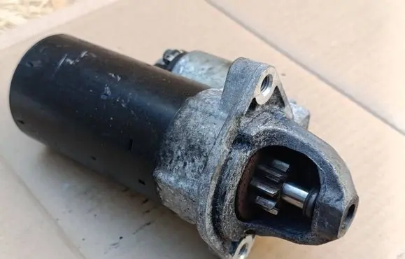 BMW 3 E90 E91 Starter motor 7796892 0001115046