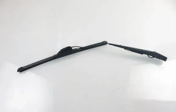 Hummer H2 Front wiper blade arm