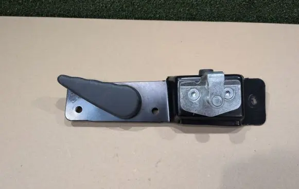 Renault Trafic III (X82) Rear door interior handle 846406619 A119804100D