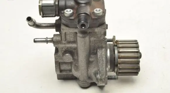 Volvo S90, V90 Fuel injection high pressure pump 31452143