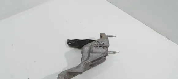 Suzuki SX4 S-Cross Gearbox mounting bracket 1165162M00