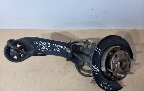 Hyundai Tucson TL Rear wheel hub spindle/knuckle 