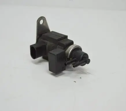 Audi A8 S8 D3 4E Turbo solenoid valve 057906630A