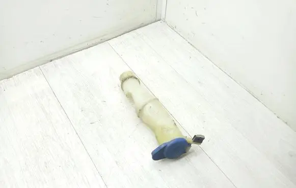 Volvo V70 Window washer liquid tank fill tube 9178568