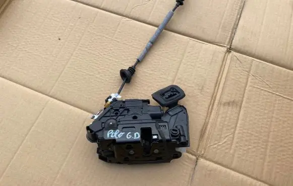Volkswagen Polo V 6R Rear door lock 6R4839016A