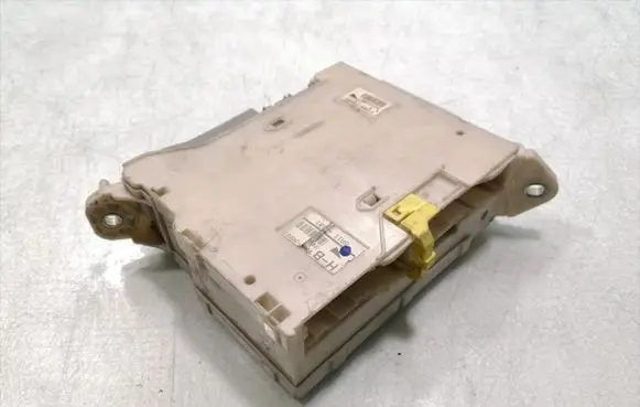 Lexus GS 300 350 430 450H Fuse module 82672-30141