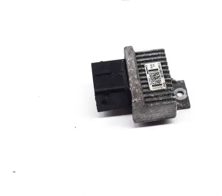Opel Movano B Glow plug pre-heat relay 110678071R