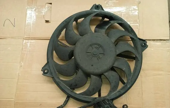 Citroen C4 Grand Picasso Electric radiator cooling fan 1137328350 0141b0053229