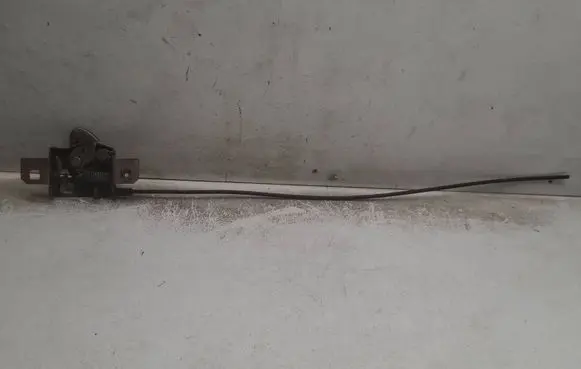 Engine bonnet/hood lock/catch