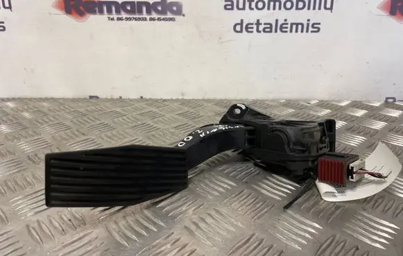 Opel Insignia A Accelerator throttle pedal 13237352