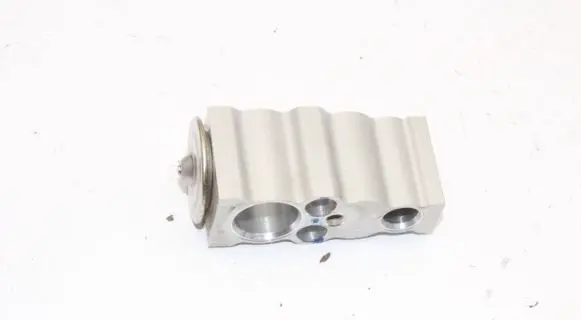 Suzuki Ignis Air conditioning (A/C) expansion valve 